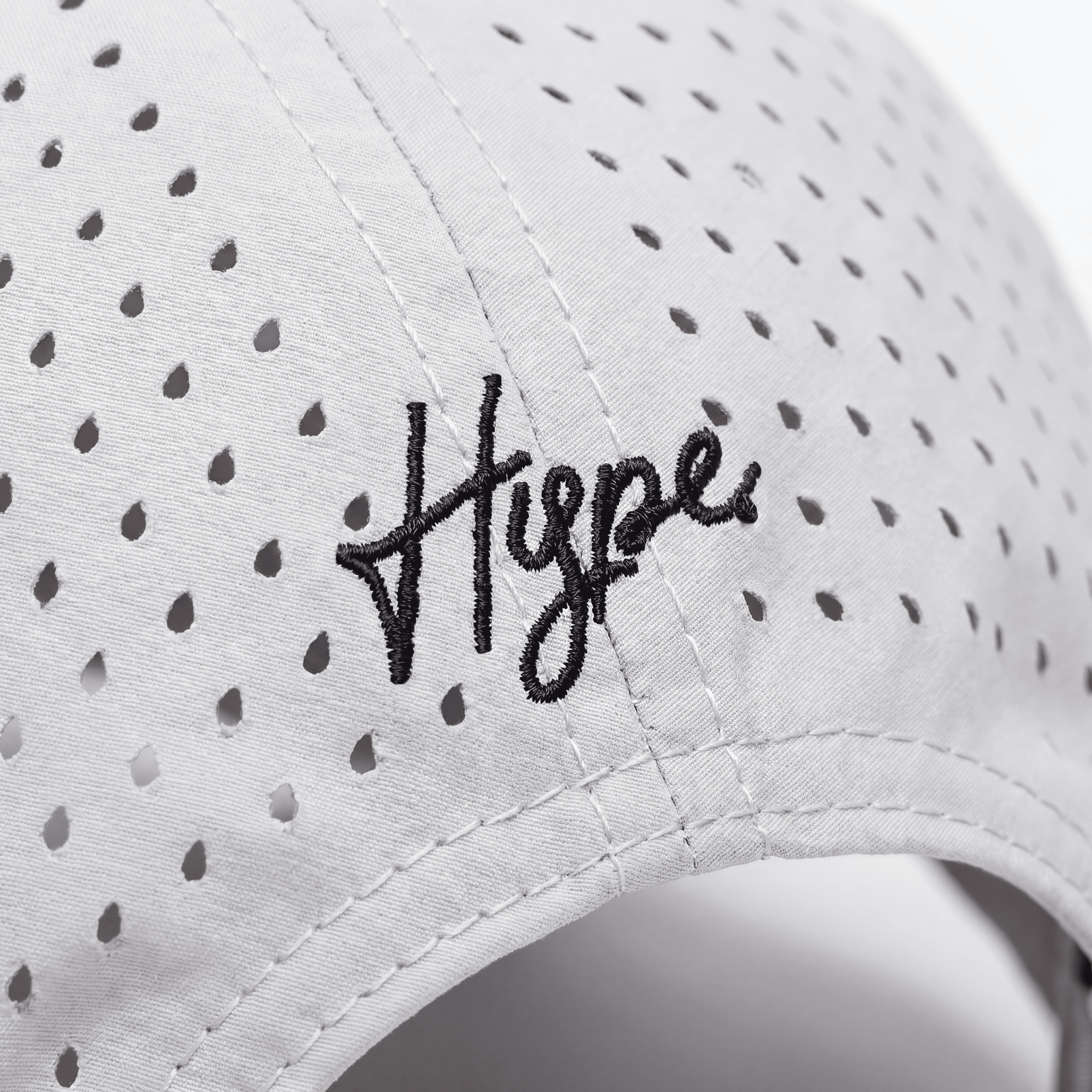 Pure Tech Perforated Gris